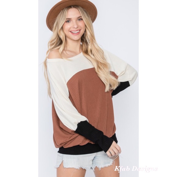 ❤️LAST 1! Oversized Dolman Sleeve Wide Neck Color Block Top! - Picture 6 of 8